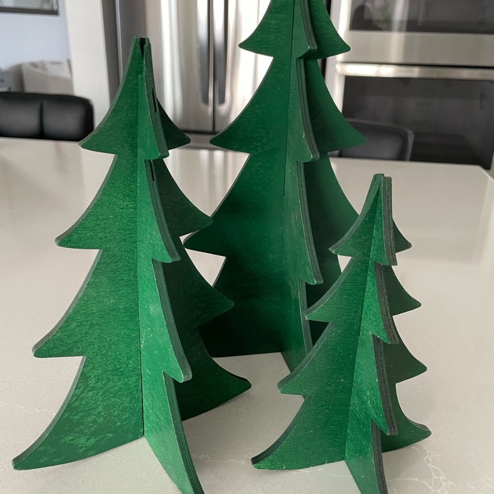 Green Wooden Holiday Tree Set